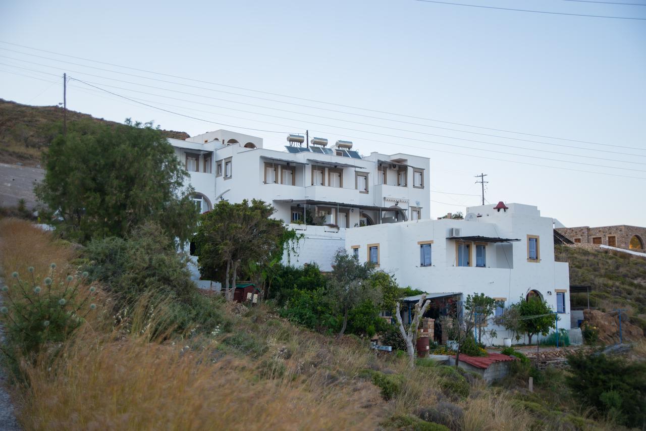 Captain Manos Studio Apartments Grikos Bay  Exterior photo